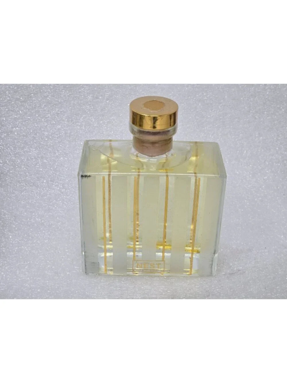 Nest Holiday Reed Diffuser 5.9 oz Decorative Glass Bottle